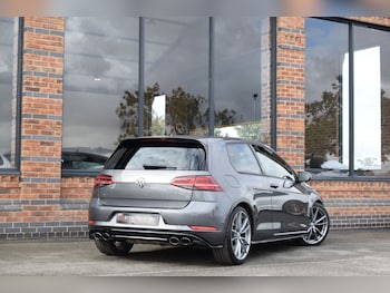 Used Volkswagen Golf 2018 for sale - 79551207: Photo