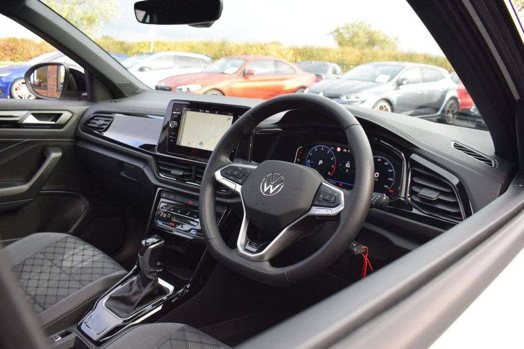 Used Volkswagen T-Roc 2024 for sale - 76313011: Photo 12