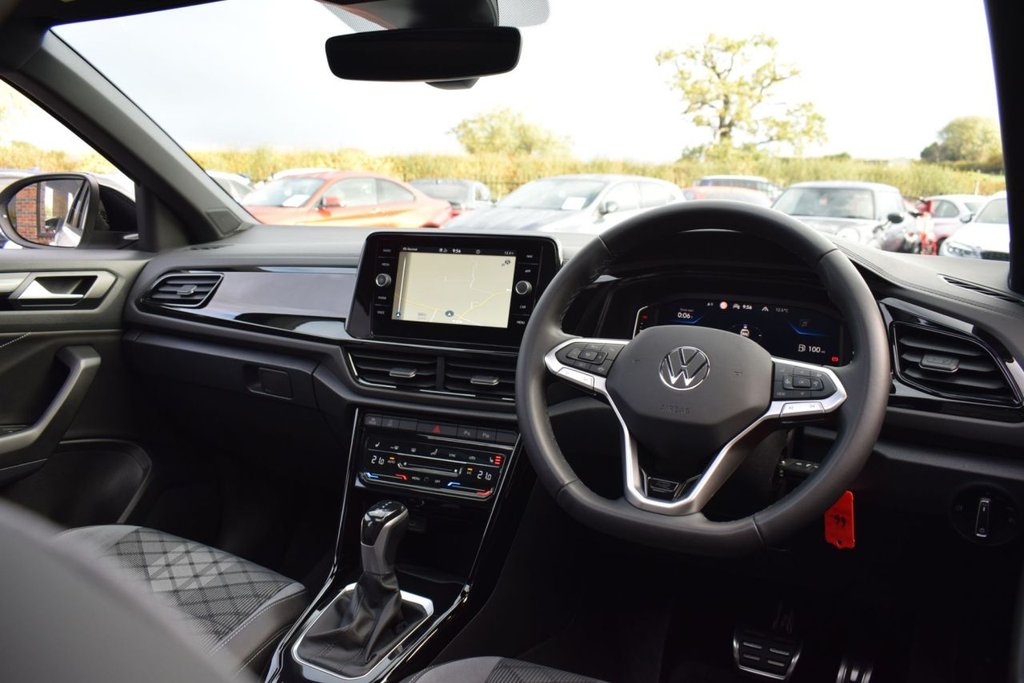 Used Volkswagen T-Roc 2024 for sale - 76313011: Photo 23