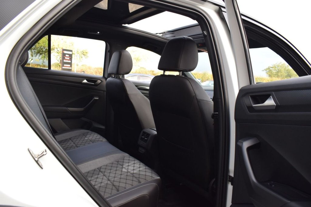 Used Volkswagen T-Roc 2024 for sale - 76313011: Photo 24