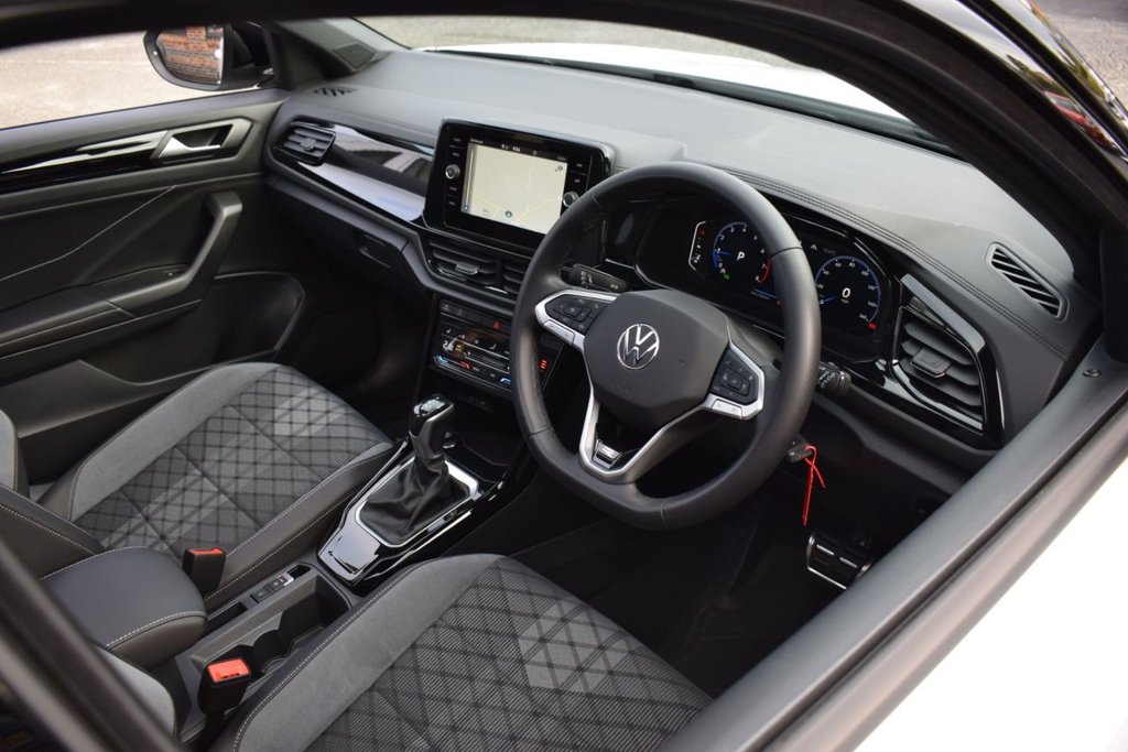 Used Volkswagen T-Roc 2024 for sale - 76313011: Photo 3