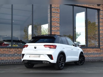 Used Volkswagen T-Roc 2024 for sale - 78758062: Photo