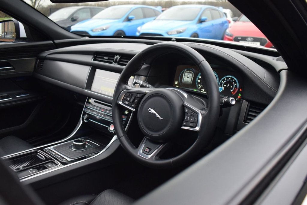 Used Jaguar XF 2018 for sale - 77038083: Photo 11