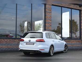 Used Volkswagen Golf 2019 for sale - 76303572: Photo