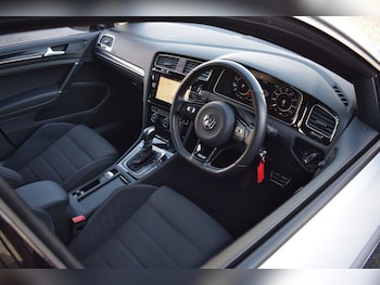 Used Volkswagen Golf 2019 for sale - 76303572: Photo