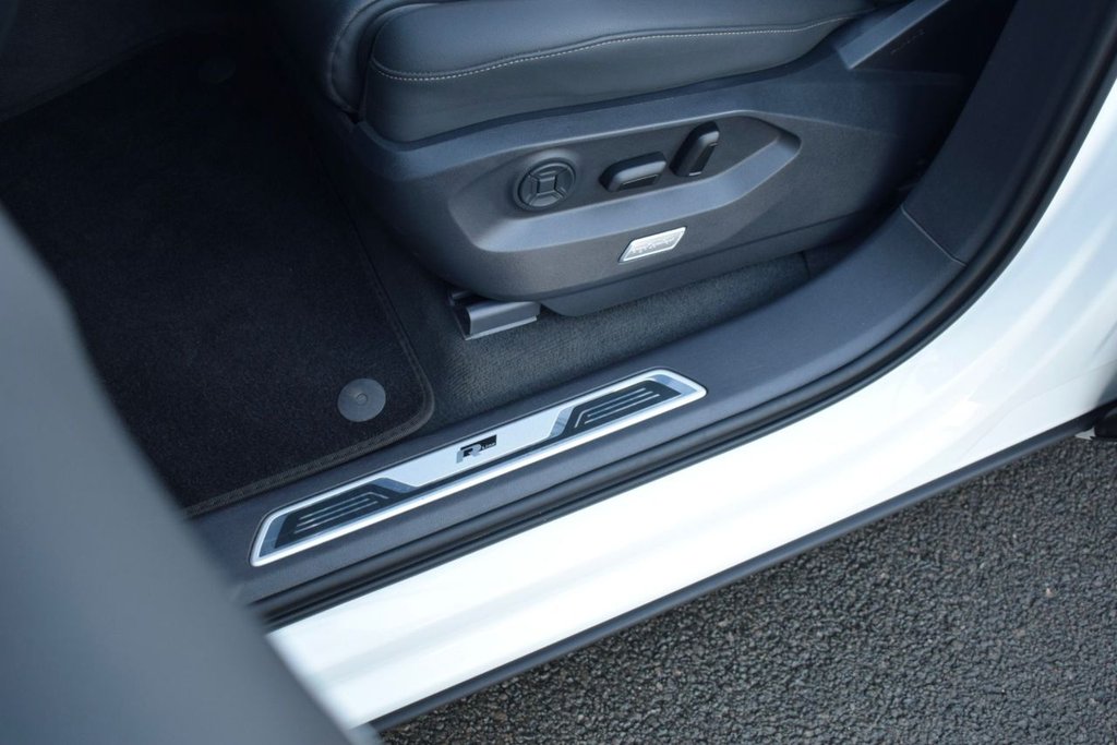 Used Volkswagen Touareg 2021 for sale - 77065125: Photo 32