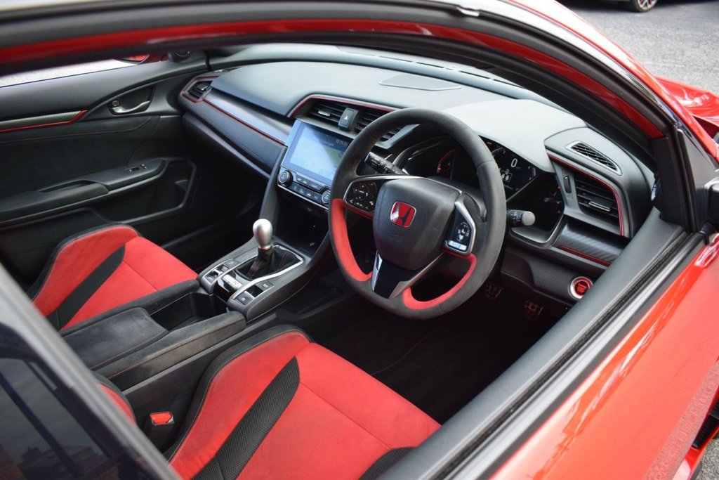 Used Honda Civic 2020 for sale - 76481594: Photo 2