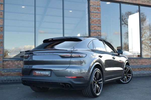 Used Porsche Cayenne 2020 for sale - 74930352: Photo 2