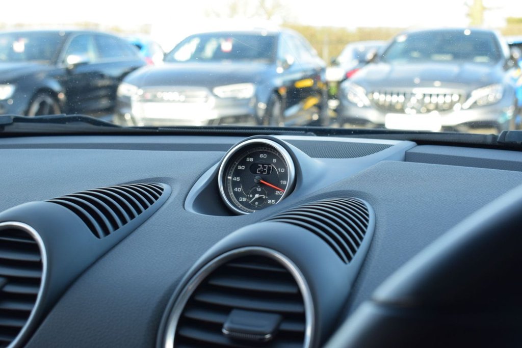 Used Porsche 718 Cayman 2019 for sale - 77680327: Photo 14