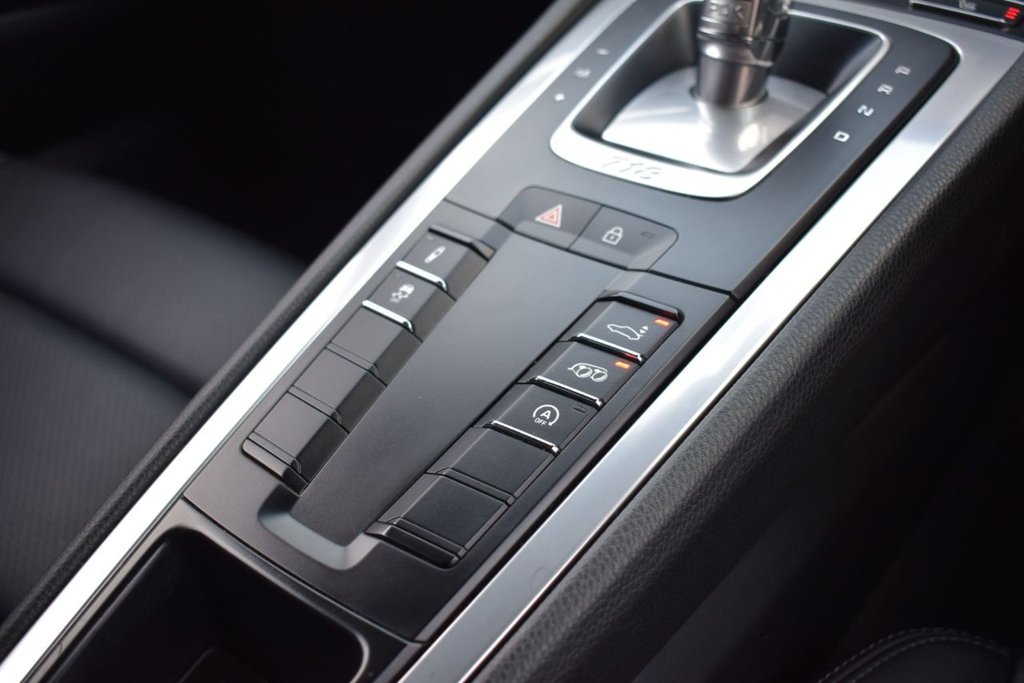 Used Porsche 718 Cayman 2019 for sale - 77680327: Photo 19