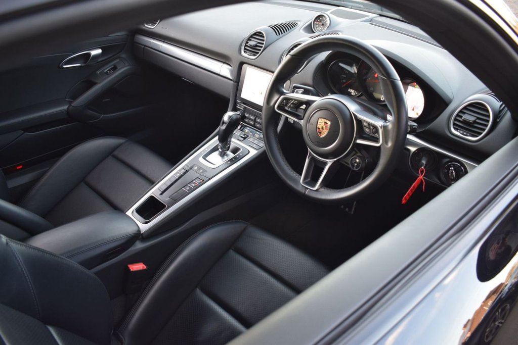 Used Porsche 718 Cayman 2019 for sale - 77680327: Photo 3