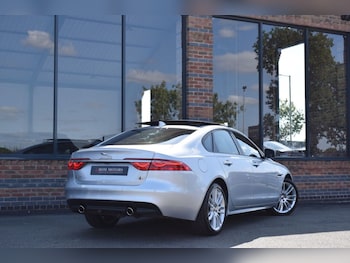 Used Jaguar XF 2017 for sale - 75488299: Photo