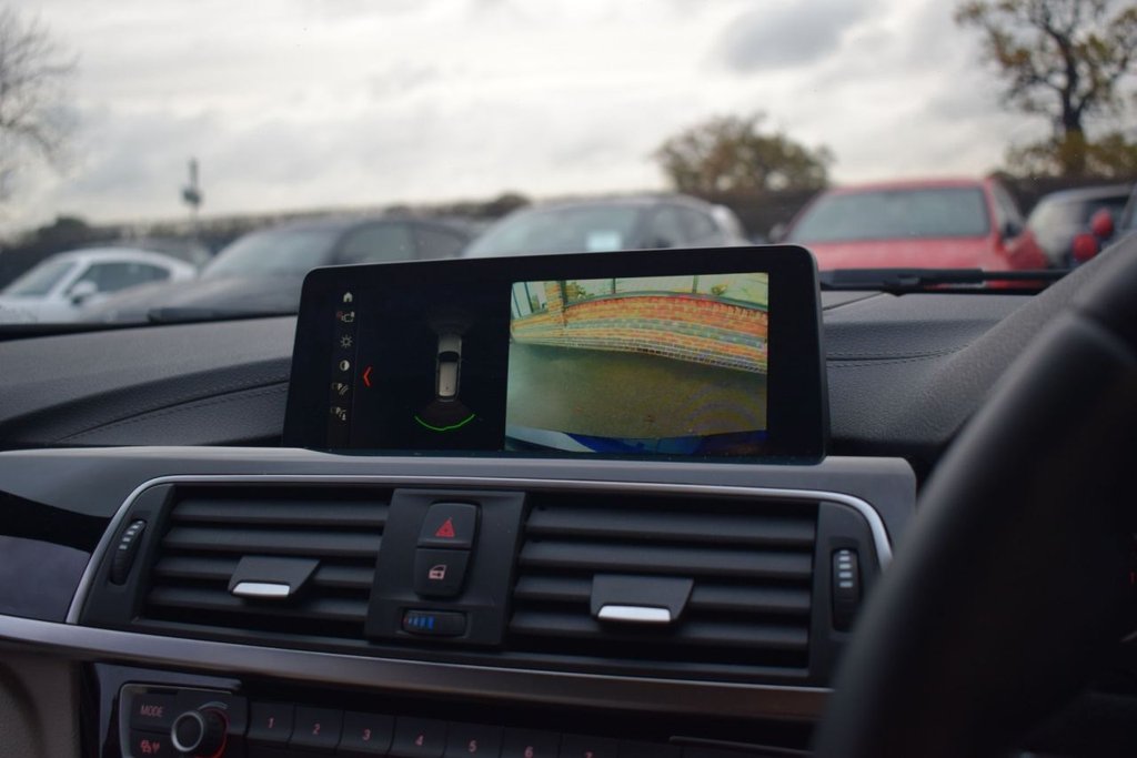 Used BMW 3 Series 2018 for sale - 76604339: Photo 32