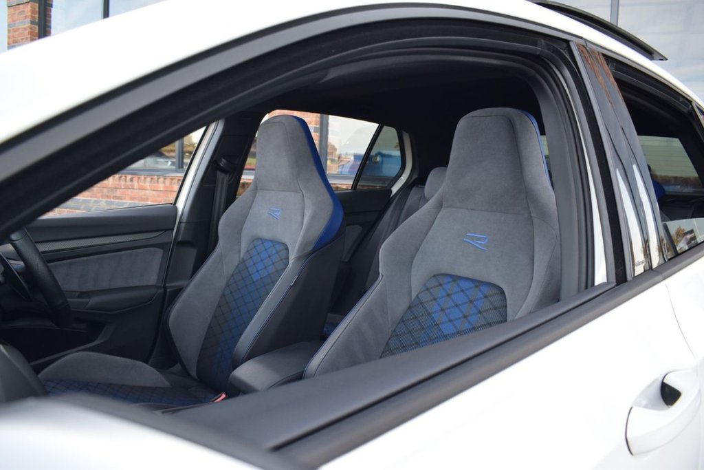 Used Volkswagen Golf 2023 for sale - 76604596: Photo 32