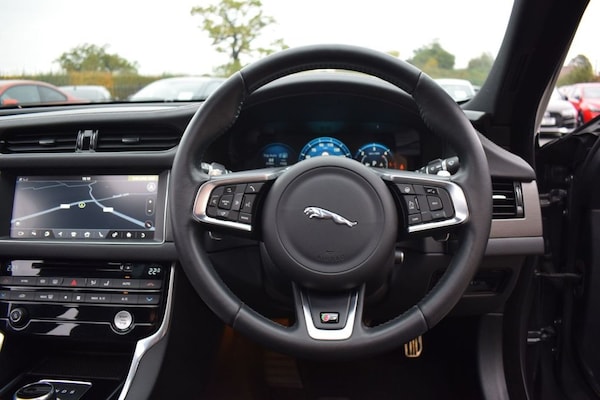 Used Jaguar XF 2017 for sale - 76279393: Photo 10