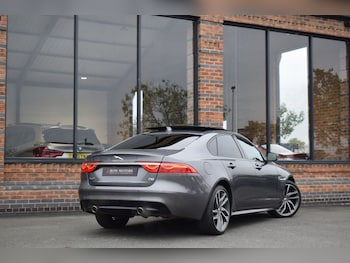 Used Jaguar XF 2017 for sale - 76279393: Photo 2
