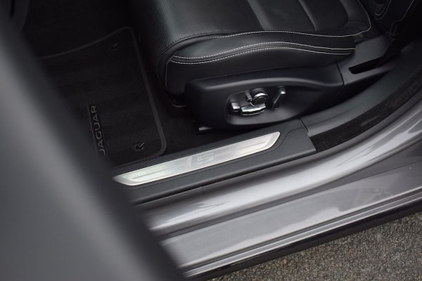 Used Jaguar XF 2017 for sale - 76279393: Photo 33