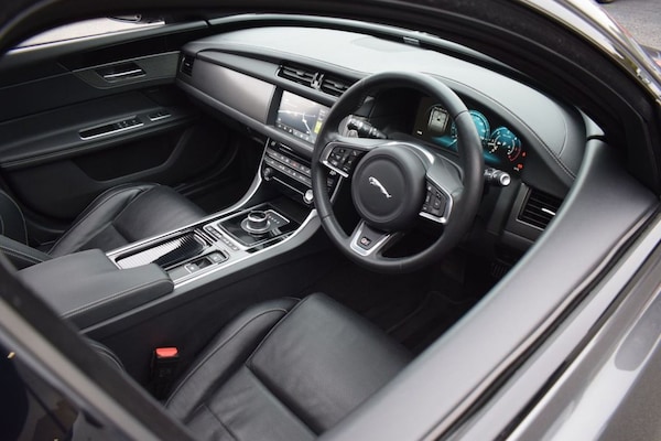 Used Jaguar XF 2017 for sale - 76279393: Photo 3