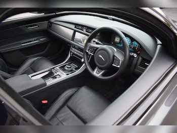 Used Jaguar XF 2017 for sale - 76279393: Photo 3