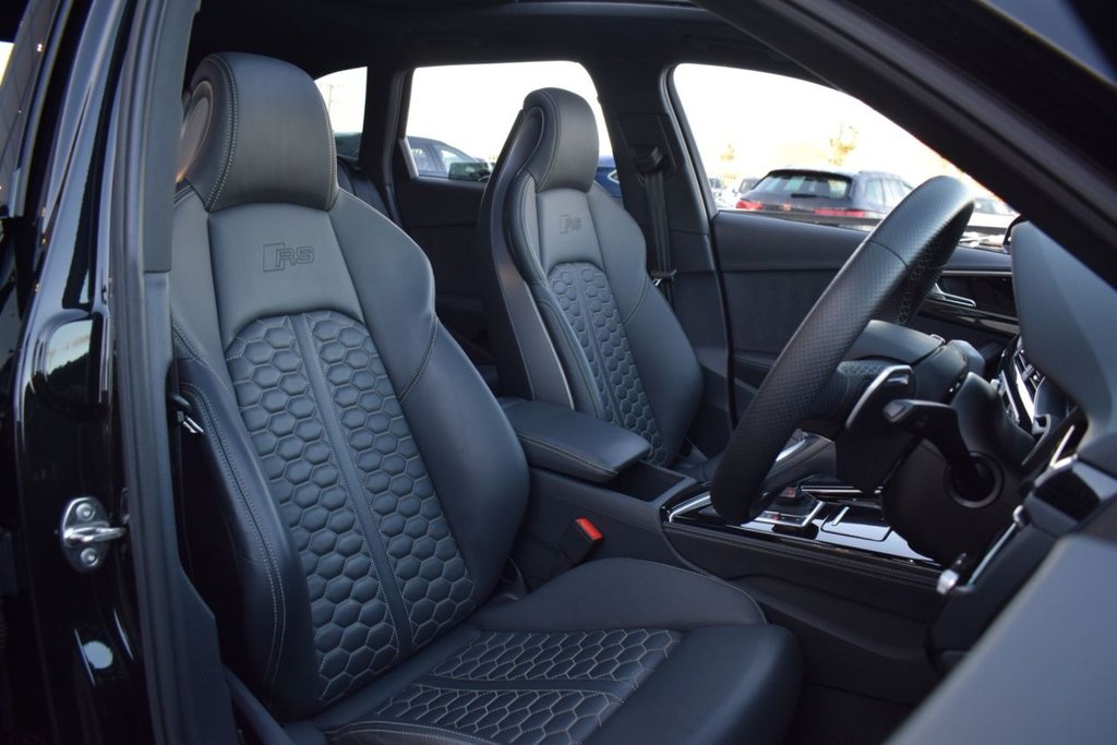 Used Audi RS4 2023 for sale - 76724947: Photo 16