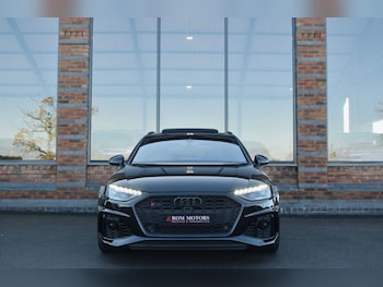 Used Audi RS4 2023 for sale - 76724947: Photo