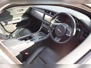 Used Jaguar XF 2017 for sale - 79578715: Photo