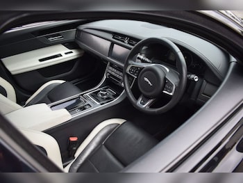 Used Jaguar XF 2018 for sale - 79254493: Photo