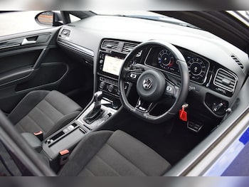 Used Volkswagen Golf 2017 for sale - 78524565: Photo