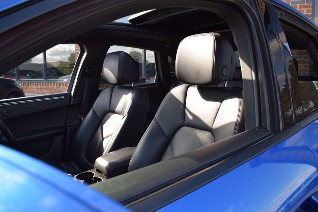 Used Porsche Macan 2018 for sale - 77427891: Photo 31