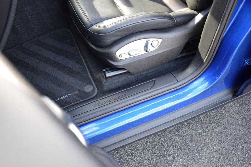 Used Porsche Macan 2018 for sale - 77427891: Photo 32