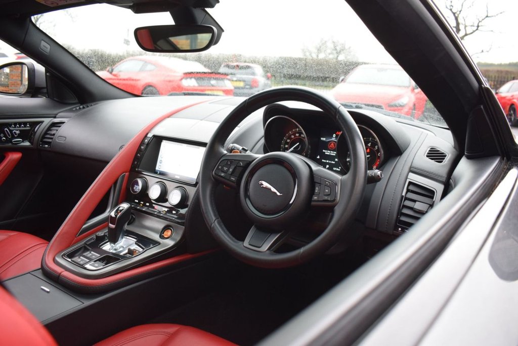 Used Jaguar F-Type 2016 for sale - 77302091: Photo 11
