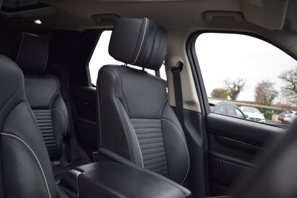 Used Land Rover Discovery 2017 for sale - 76962136: Photo 17