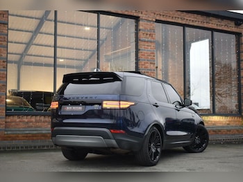 Used Land Rover Discovery 2017 for sale - 76962136: Photo