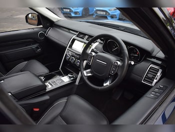 Used Land Rover Discovery 2017 for sale - 76962136: Photo