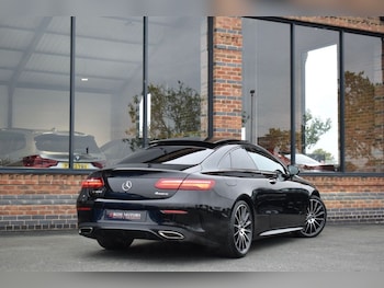 Used Mercedes-Benz E Class 2017 for sale - 76279468: Photo 2