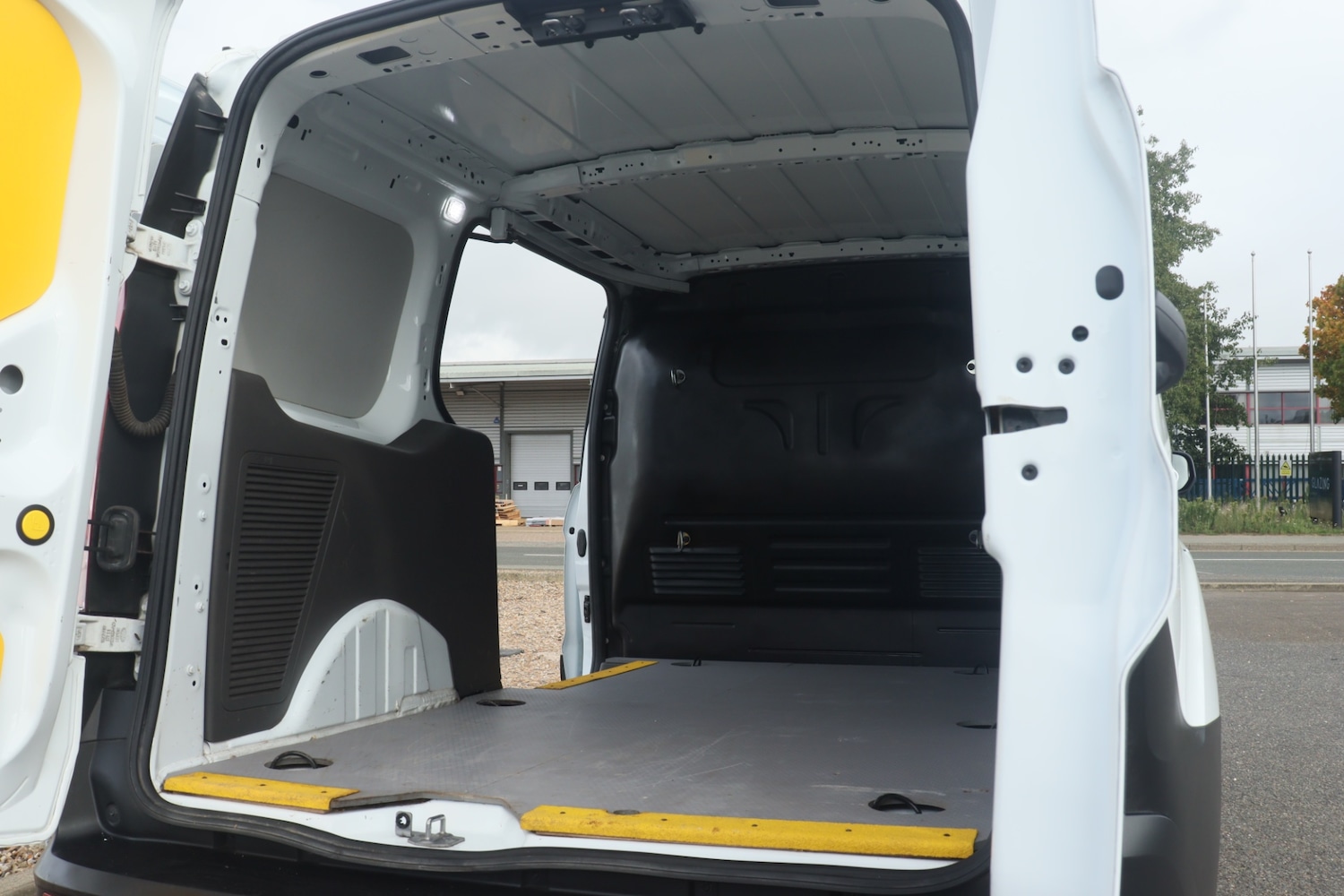 Used Ford Transit Connect 2020 for sale - 76219235: Photo 12