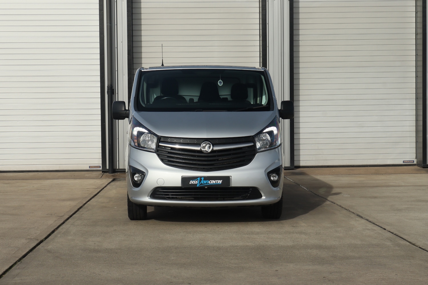 Used Vauxhall Vivaro 2018 for sale - 77581197: Photo 2