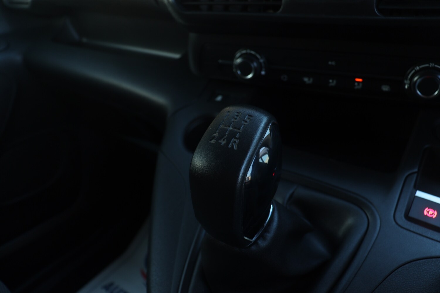 Used Peugeot Partner 2019 for sale - 76918190: Photo 20