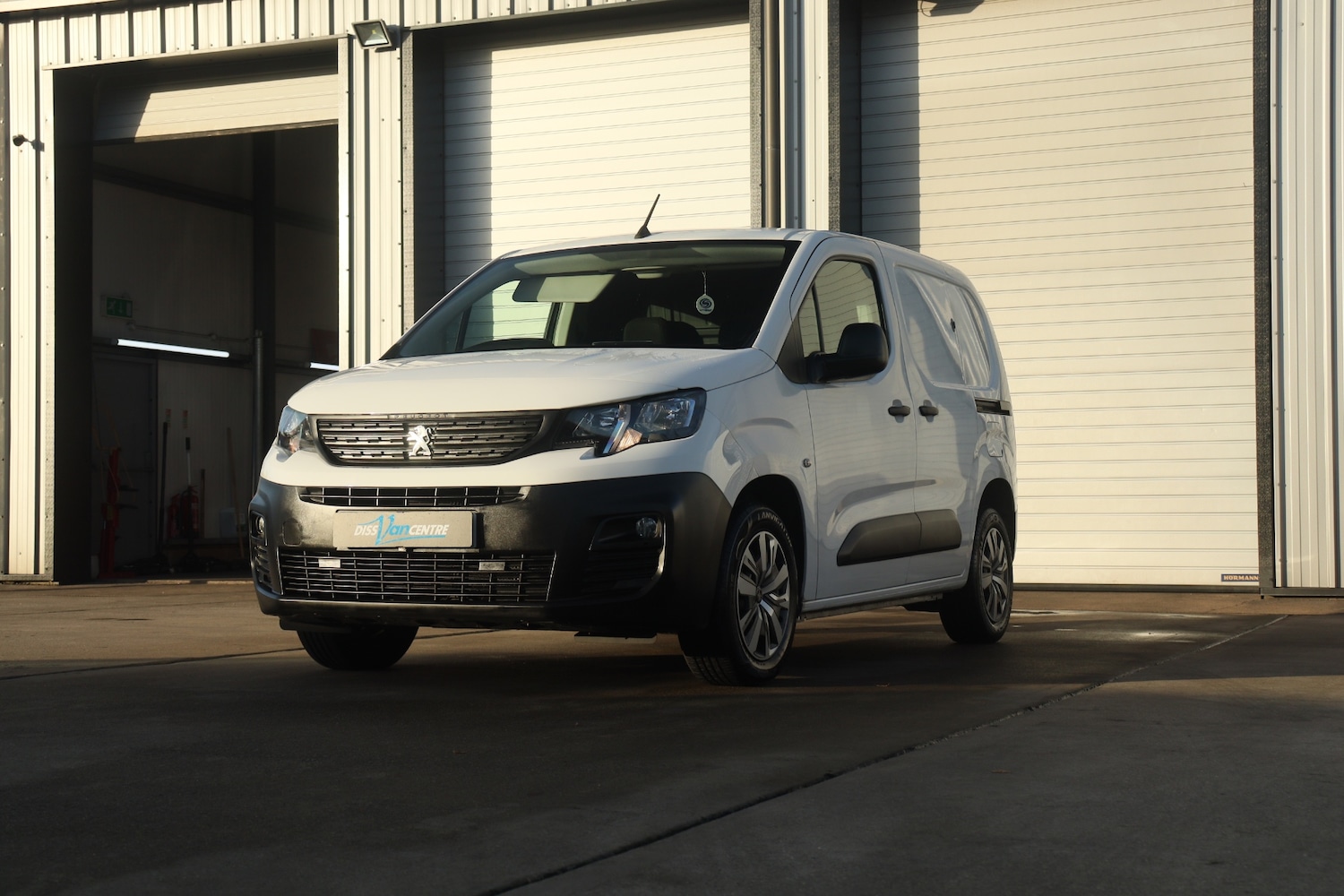 Used Peugeot Partner 2019 for sale - 76918190: Photo 3