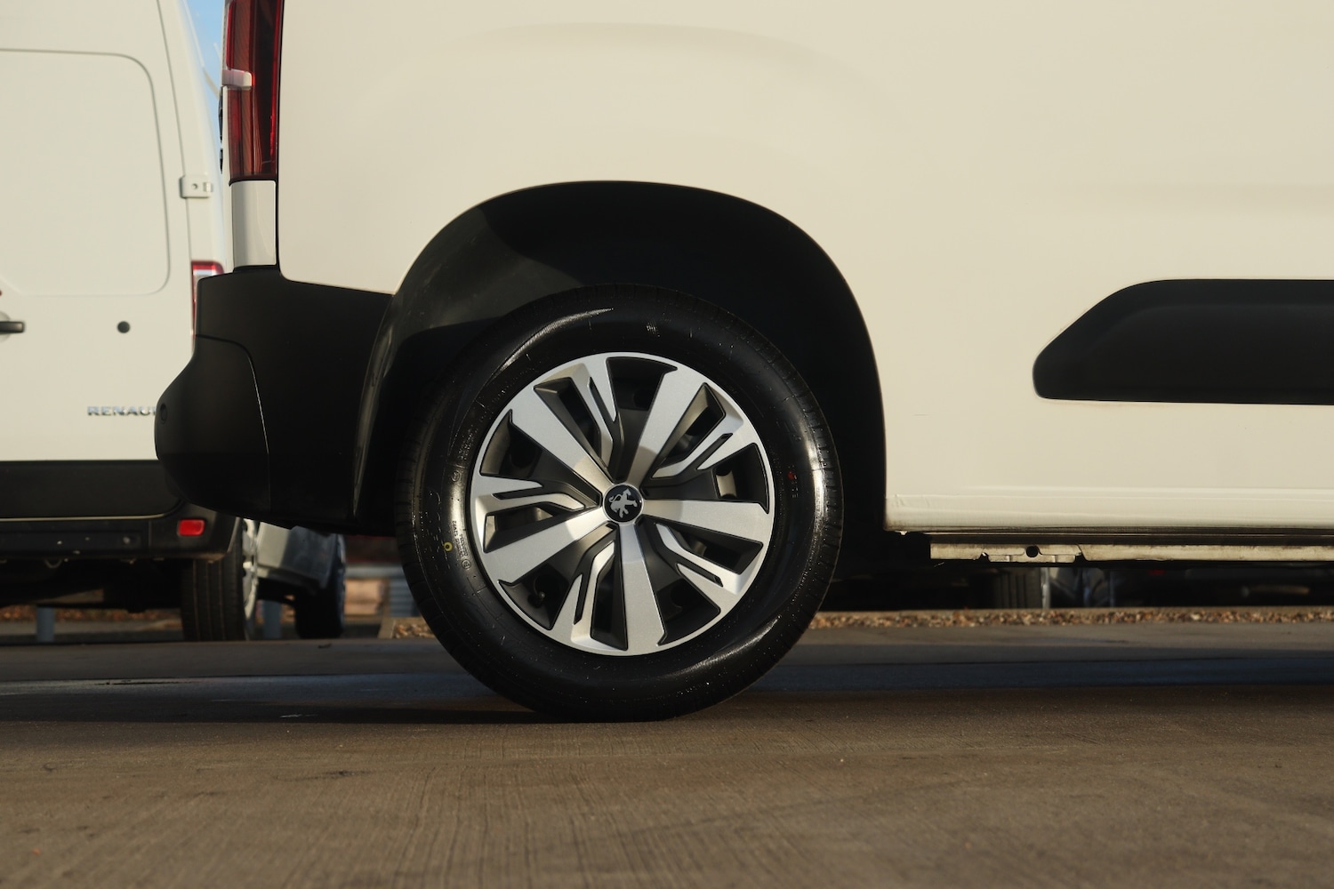 Used Peugeot Partner 2019 for sale - 76918190: Photo 7