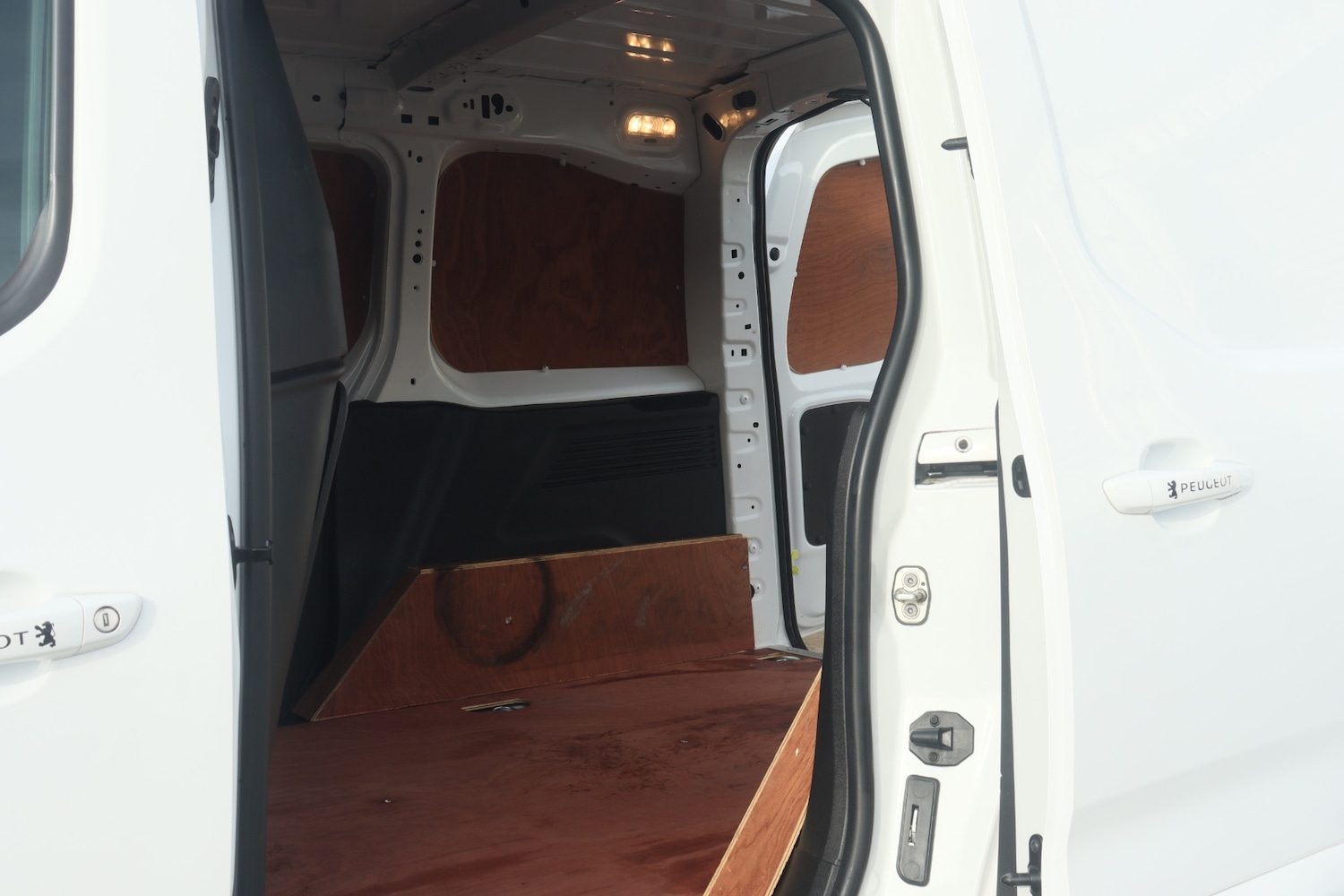 Used Peugeot Partner 2020 for sale - 77618416: Photo 15