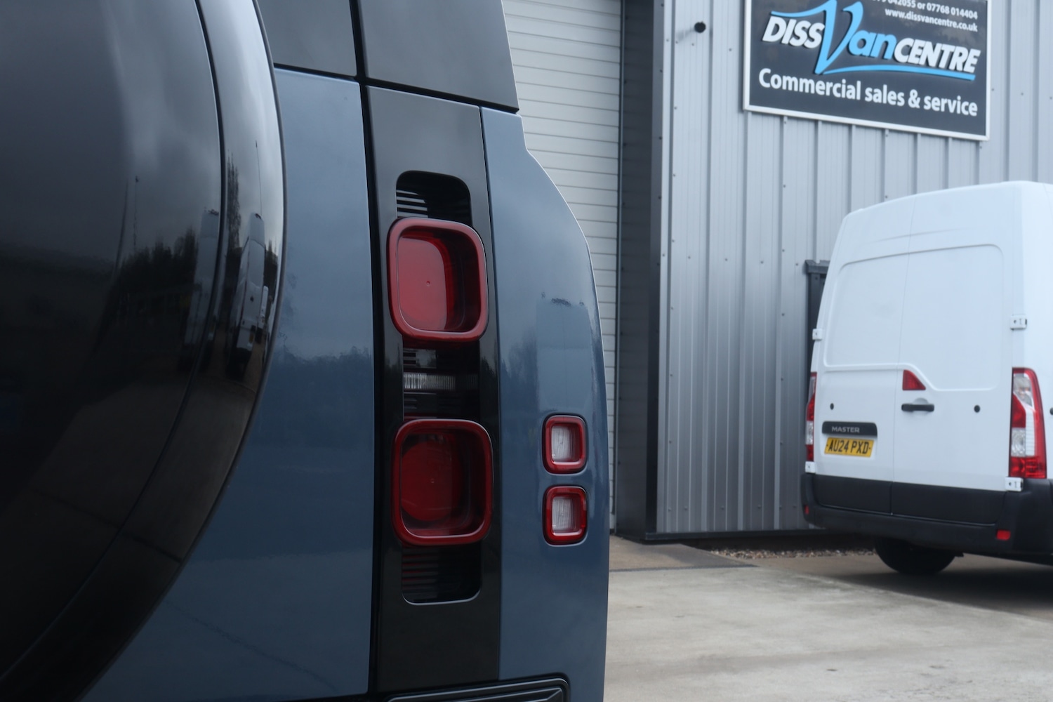 Used Land Rover Defender 2023 for sale - 77916870: Photo 12