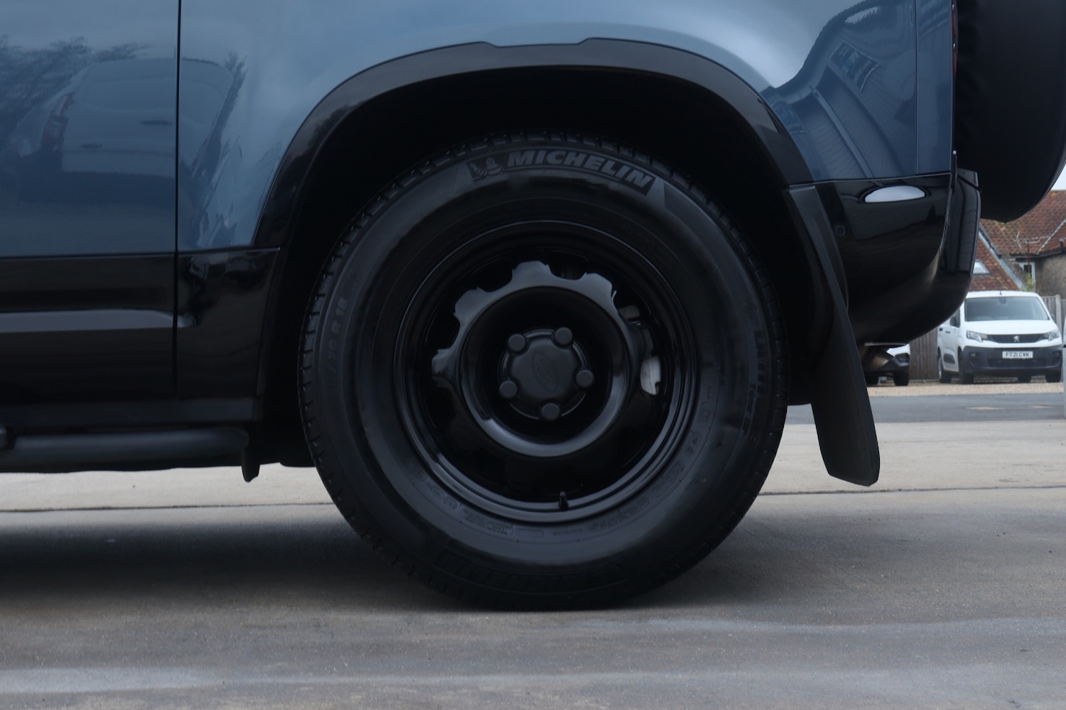 Used Land Rover Defender 2023 for sale - 77916870: Photo 15