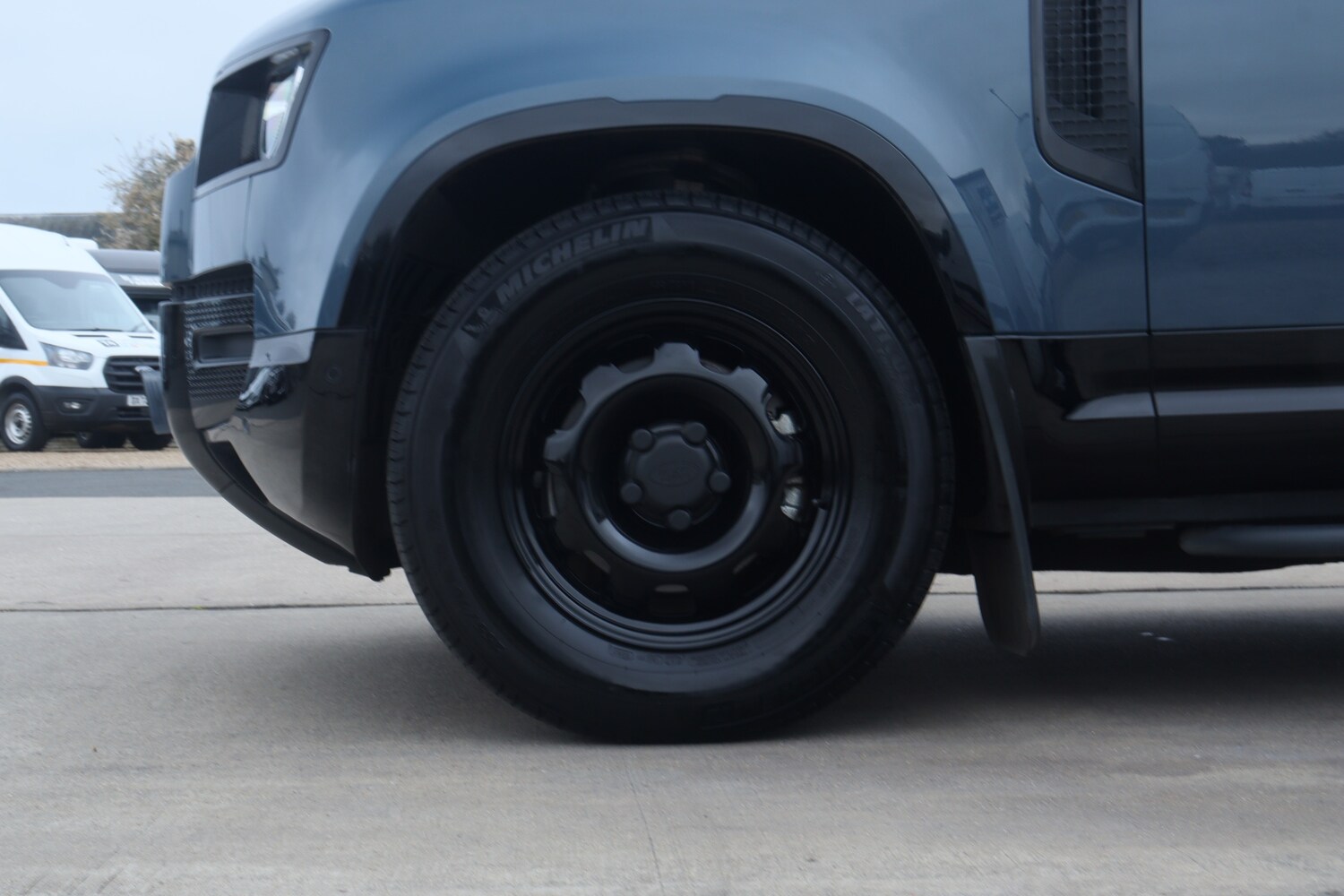 Used Land Rover Defender 2023 for sale - 77916870: Photo 16