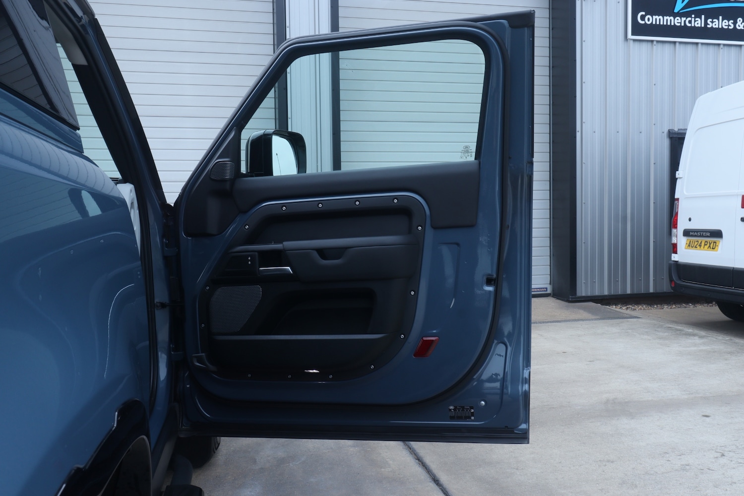 Used Land Rover Defender 2023 for sale - 77916870: Photo 38