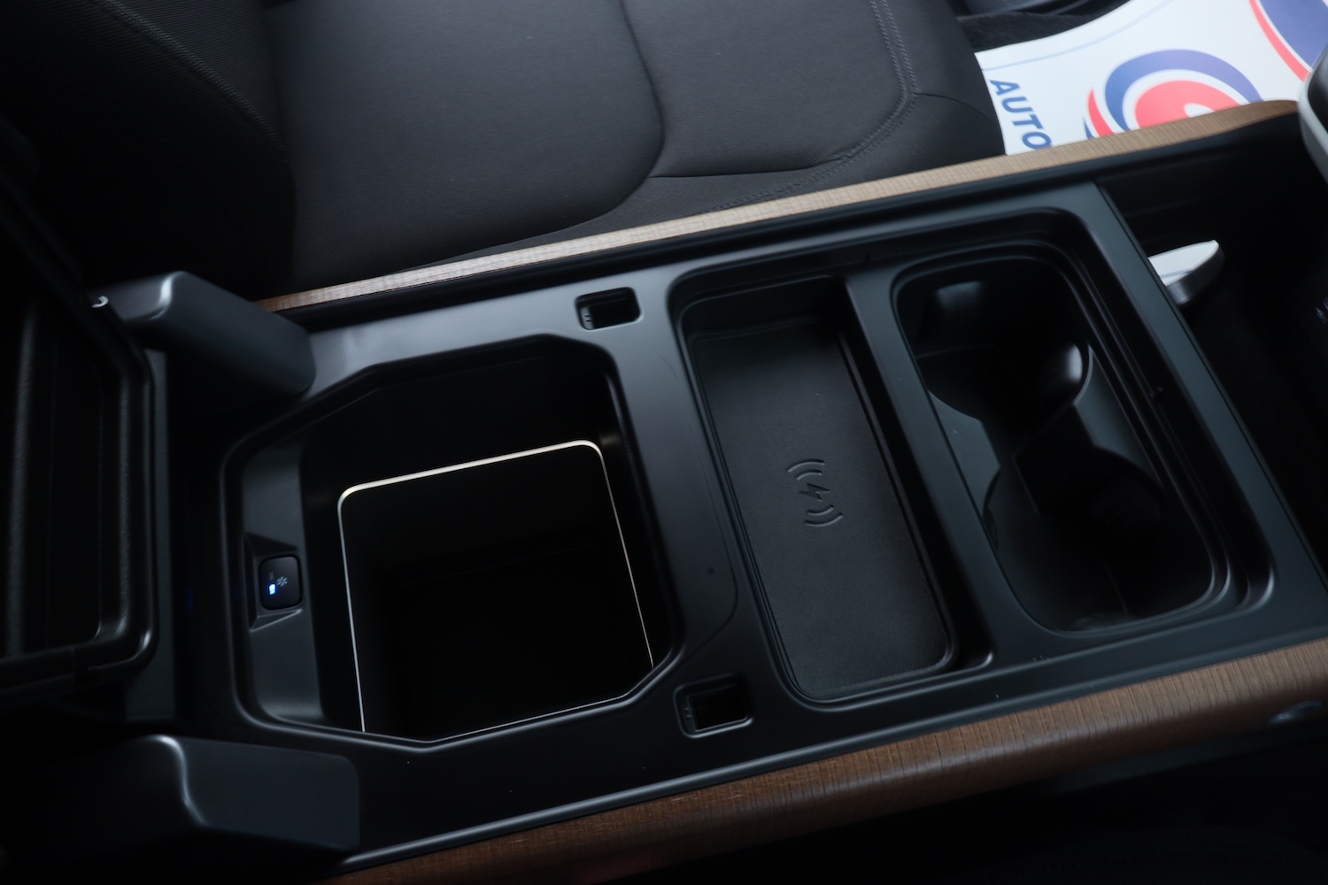 Used Land Rover Defender 2023 for sale - 77916870: Photo 44