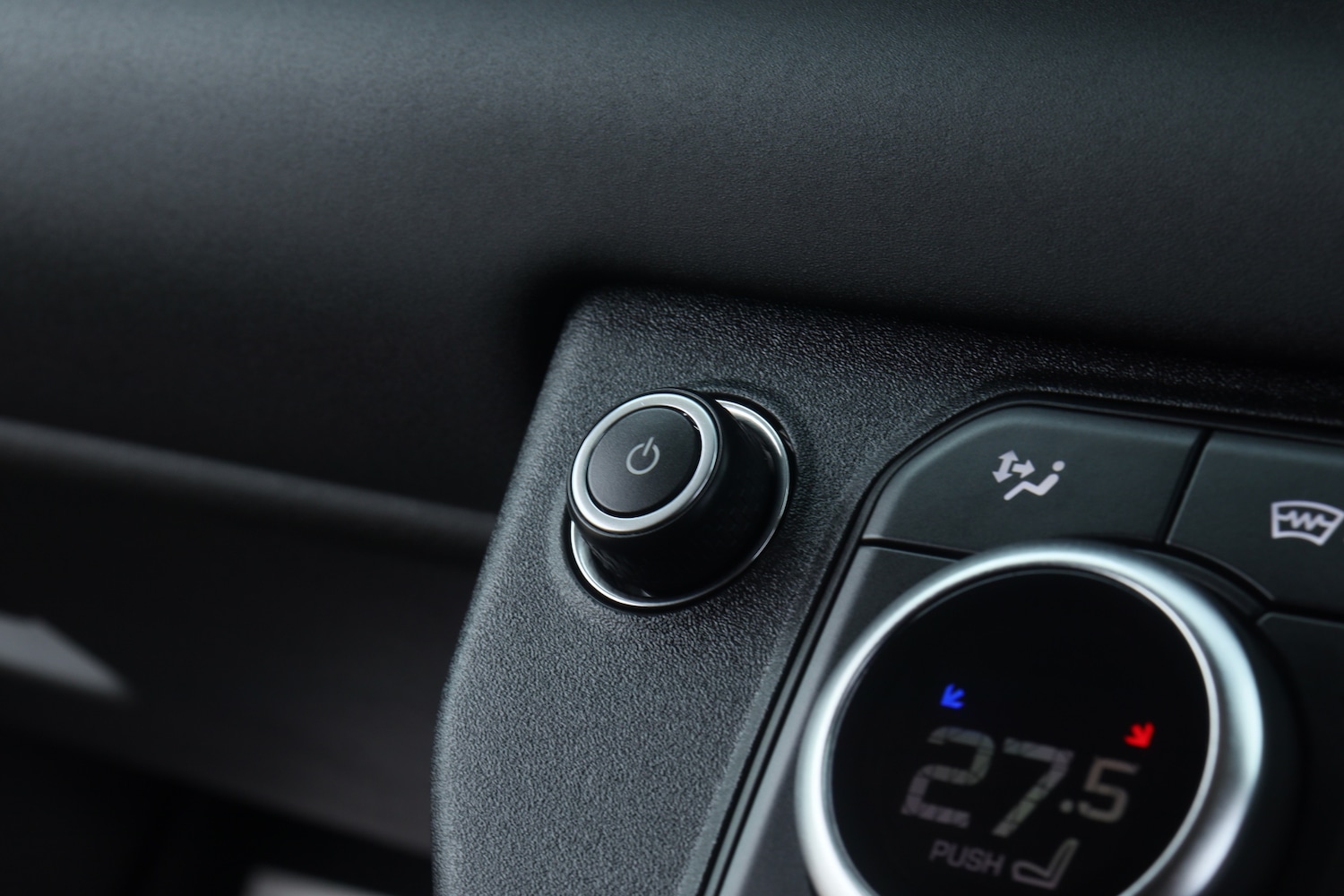 Used Land Rover Defender 2023 for sale - 77916870: Photo 47