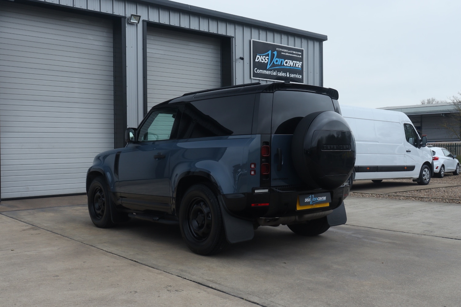 Used Land Rover Defender 2023 for sale - 77916870: Photo 8