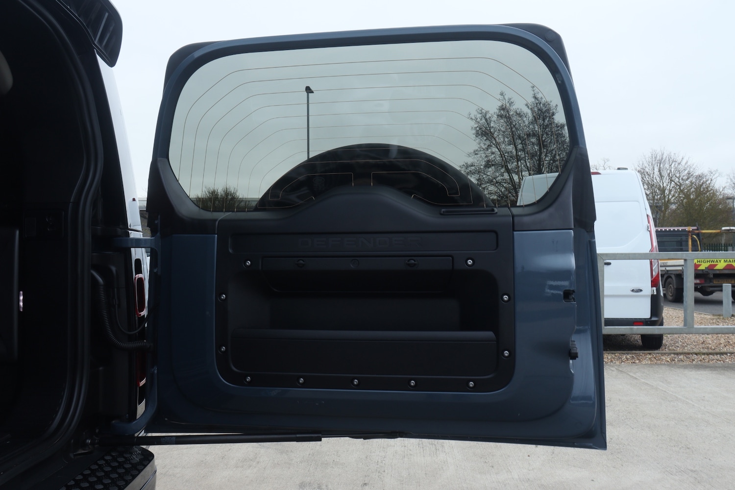 Used Land Rover Defender 2023 for sale - 77916870: Photo 9