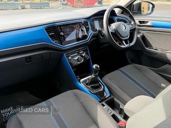 Used Volkswagen T-Roc 2020 for sale - 77926509: Photo